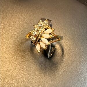 Elegant Gold and White Women's Ring